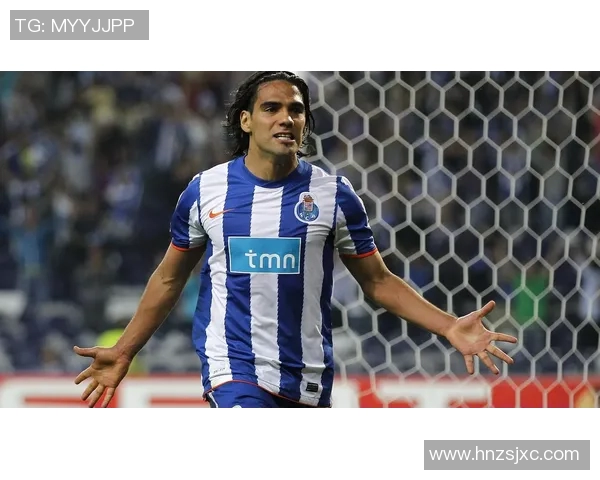 足球明星贝丽的个人简介与精彩照片展示