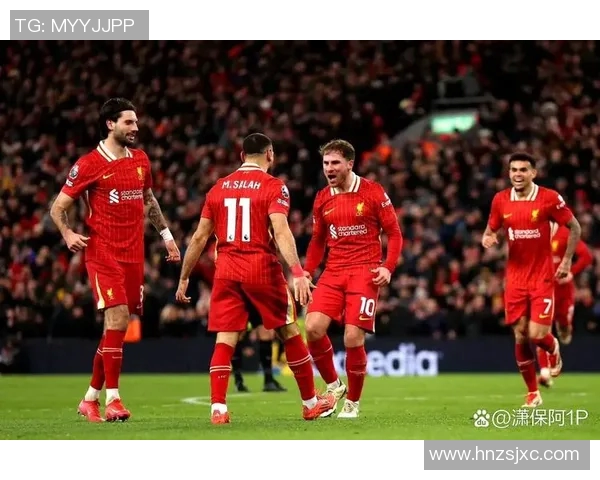 年轻帅气的足球明星们展现魅力瞬间的精彩图片合集